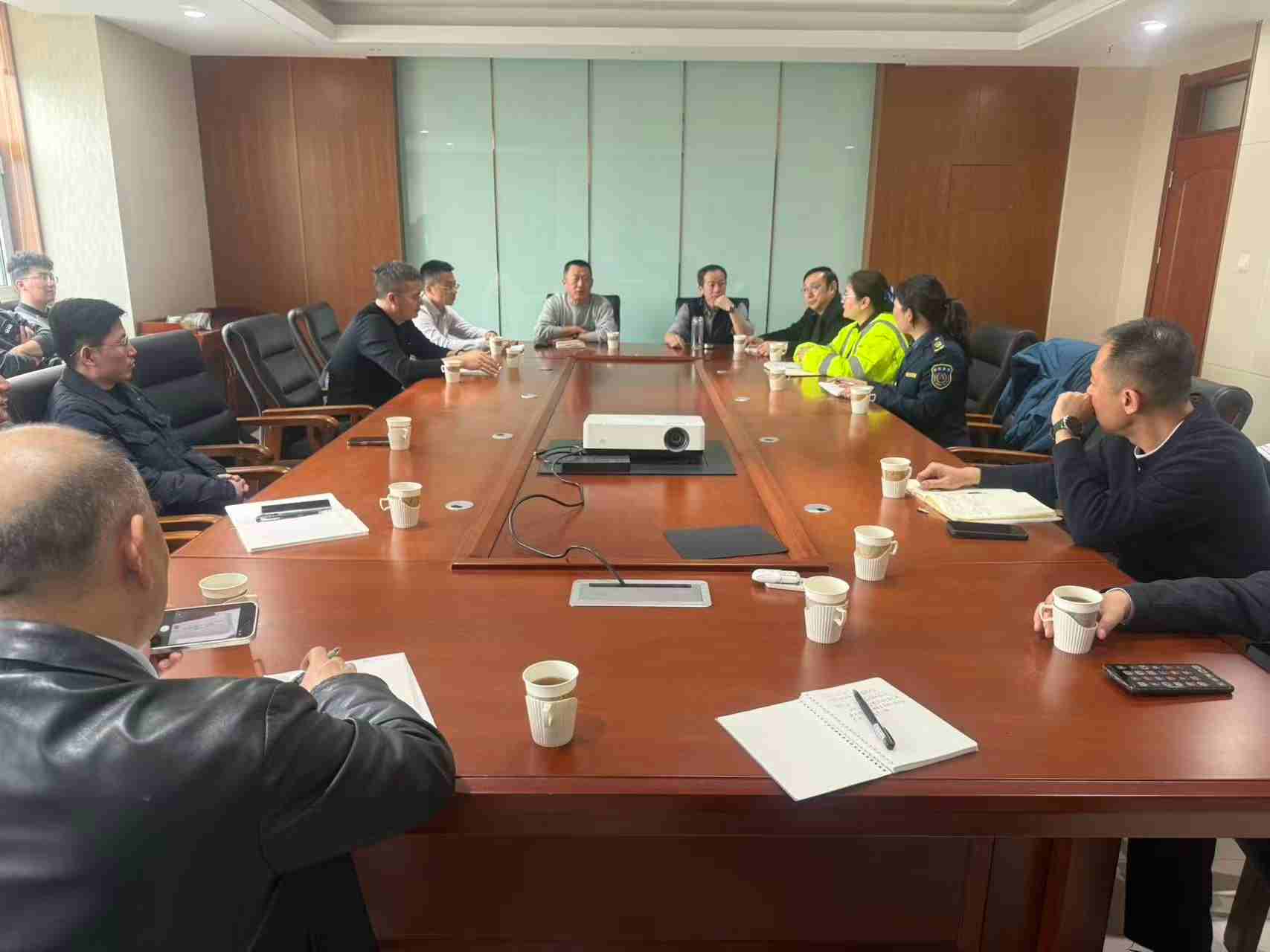 济阳区液压升降机械行业协会理事会会议召开